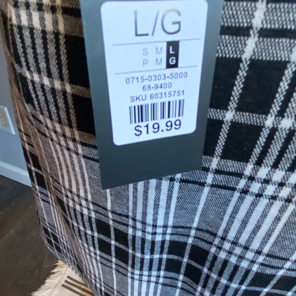 Black and White Plaid Mini Skirt with Attached Belt - Picture 4 of 10